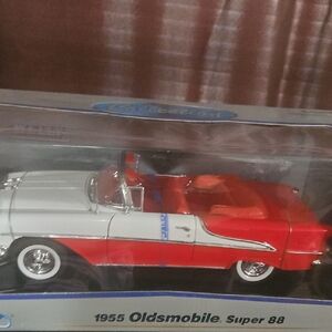 Classic 1955 Oldsmobile Super 88 Toy Car - Red & White